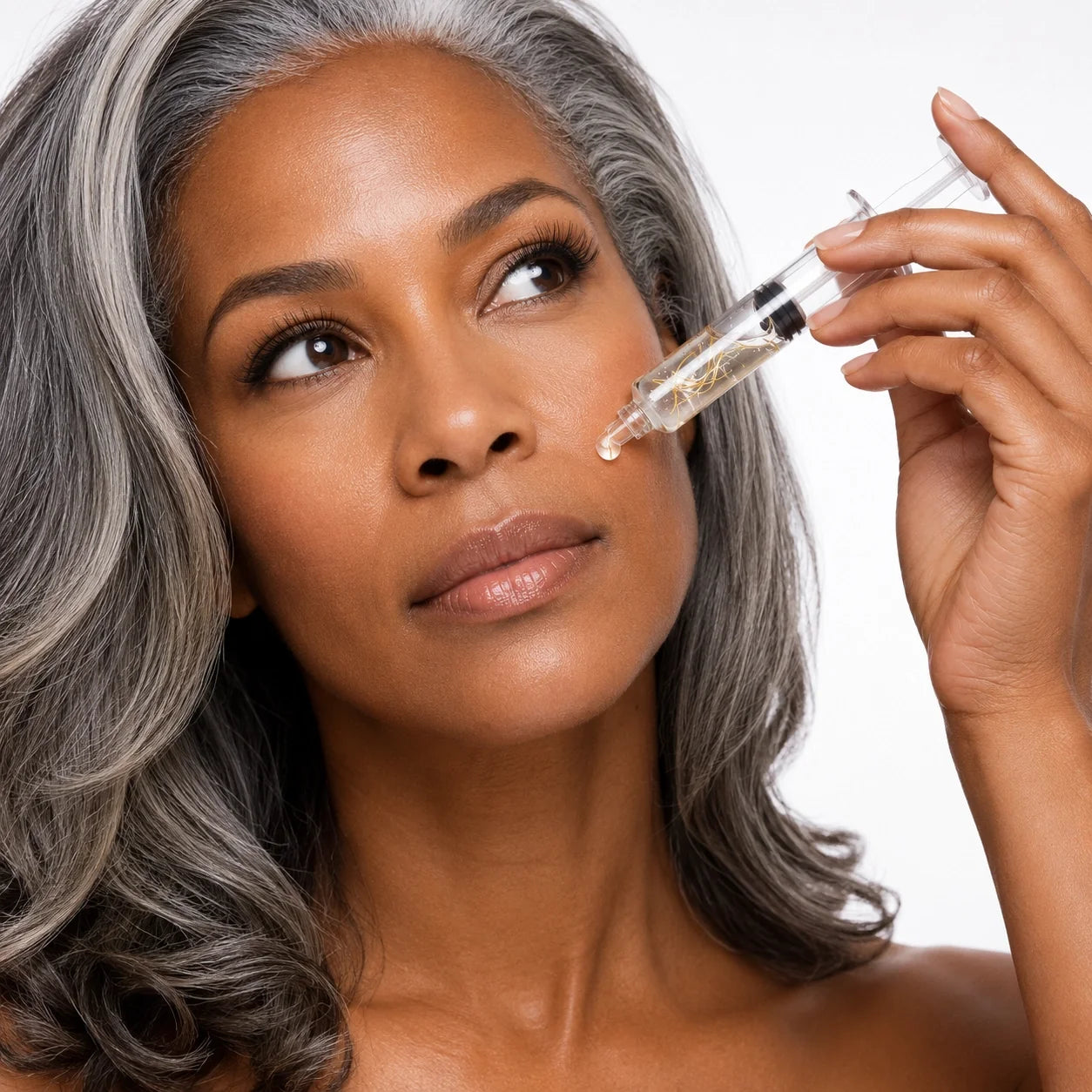Applying Collagen Peptide Serum